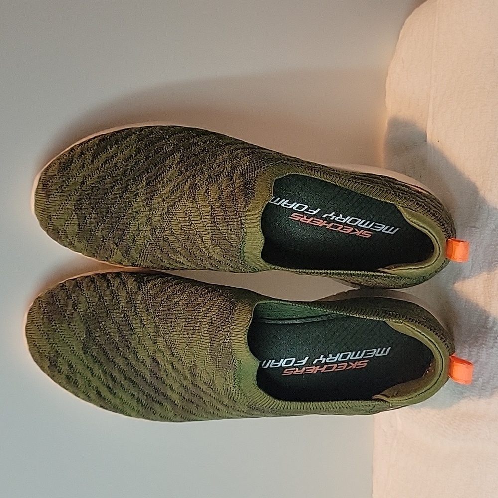 Skechers Ultra Flex Washable Sky's The Limit Olive Camo - Size 7.5